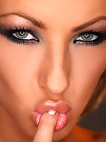 Billy Raise and Tea kissing each others juicy lips